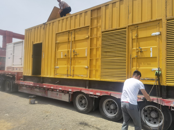 新泰除了负载情况和发动机维护，还有哪些因素会影响 200kw 柴油发电机的油耗？