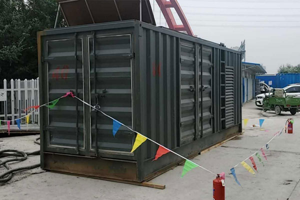 新泰发电机租赁空气滤清器多久更换一次？