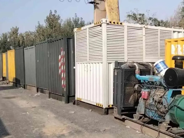 新泰200KW柴油发电机机组每小时油耗是多少?